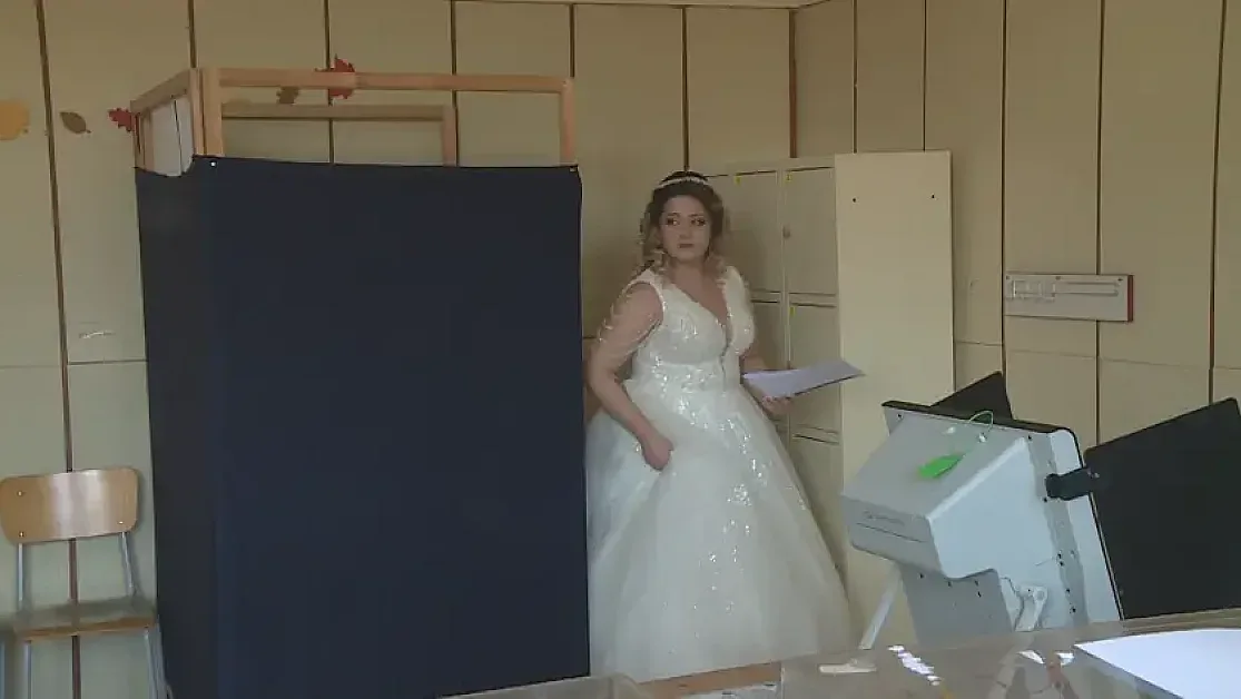 Булка първо гласува, после каза "да"