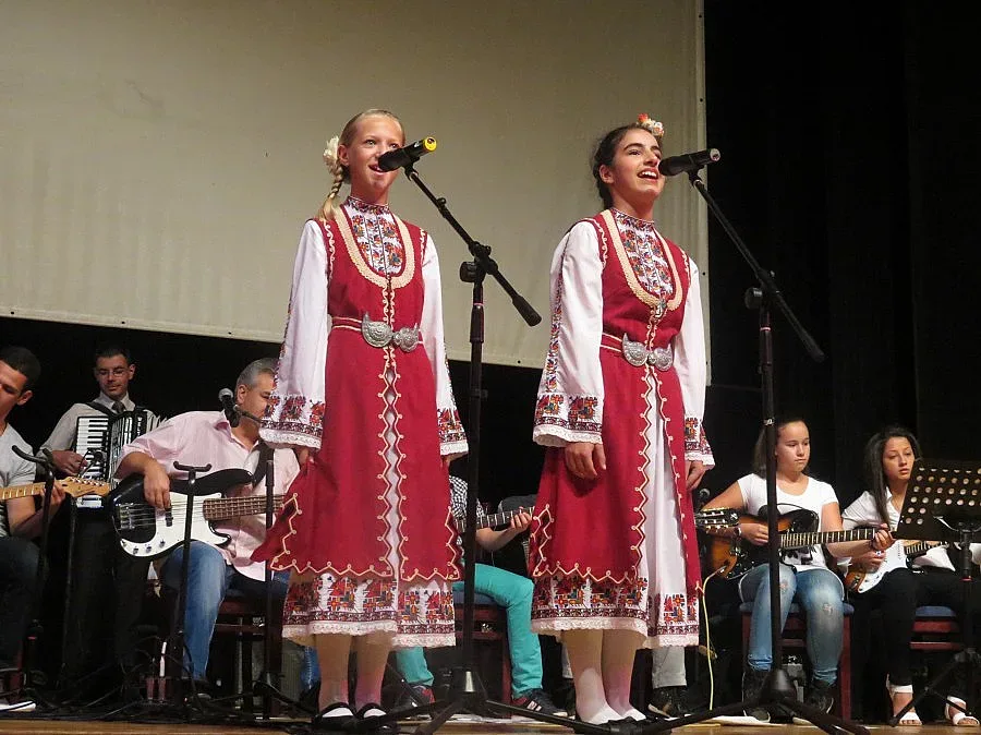 Малки китаристи показаха талант в Банско