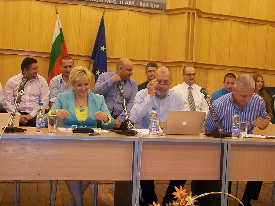 Чакърдъкова: Имам по-важна работа от пеенето