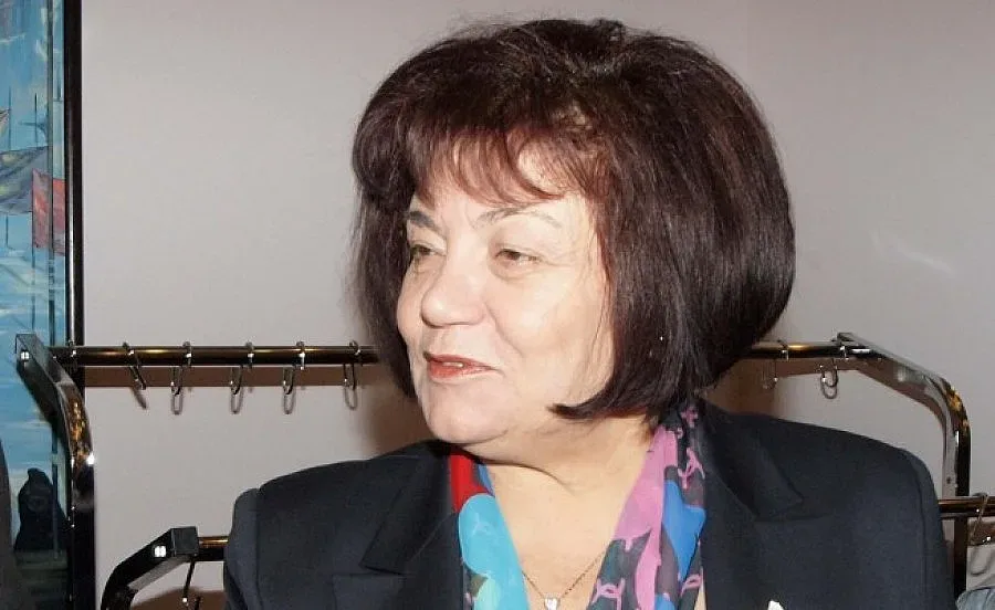 Такева: Увеличението на учителите влиза в сила от 1 септември