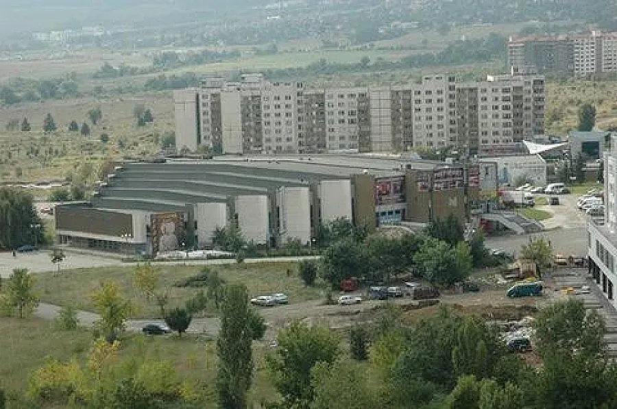 Връщат провален шеф в Академика