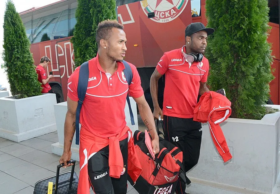 Удрят ЦСКА с мълчалив протест