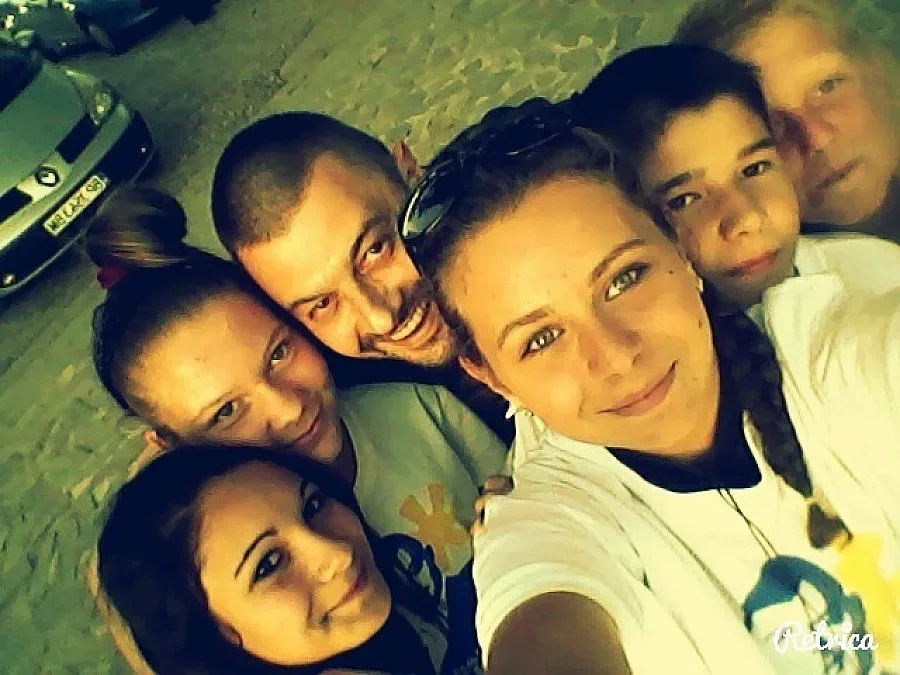 Тийнейджъри на опашка за селфи с Бареков