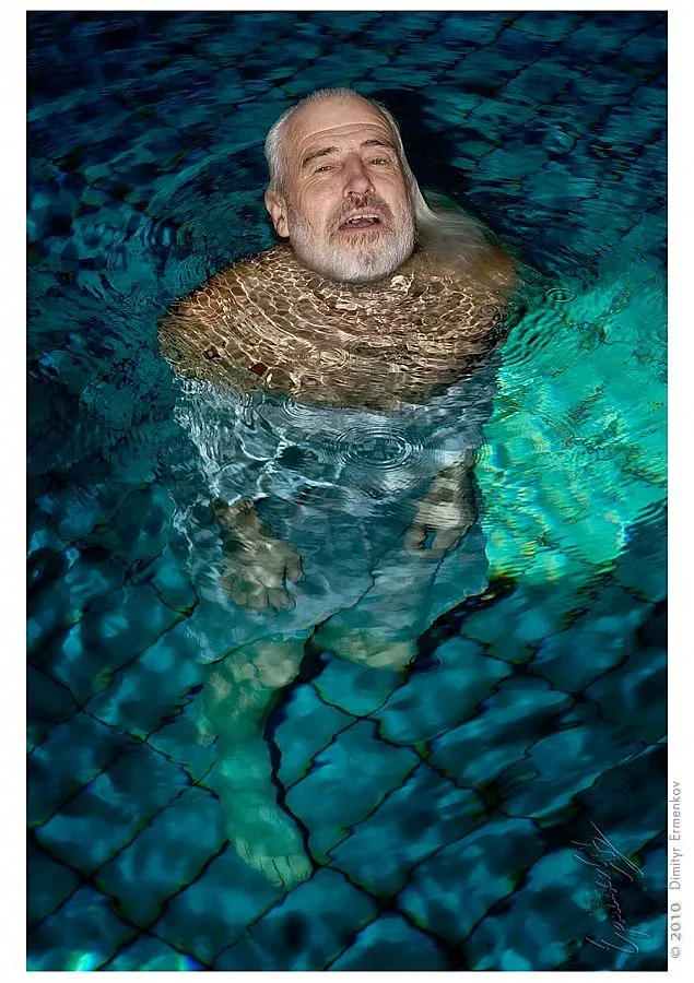 Човека амфибия гони рекорд в Деня на Съединението