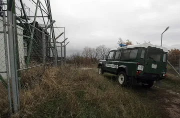 Още 131 км ограда ще спира бежанците