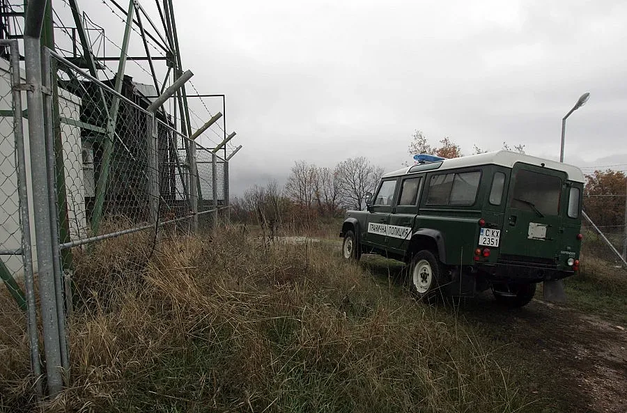 Още 131 км ограда ще спира бежанците