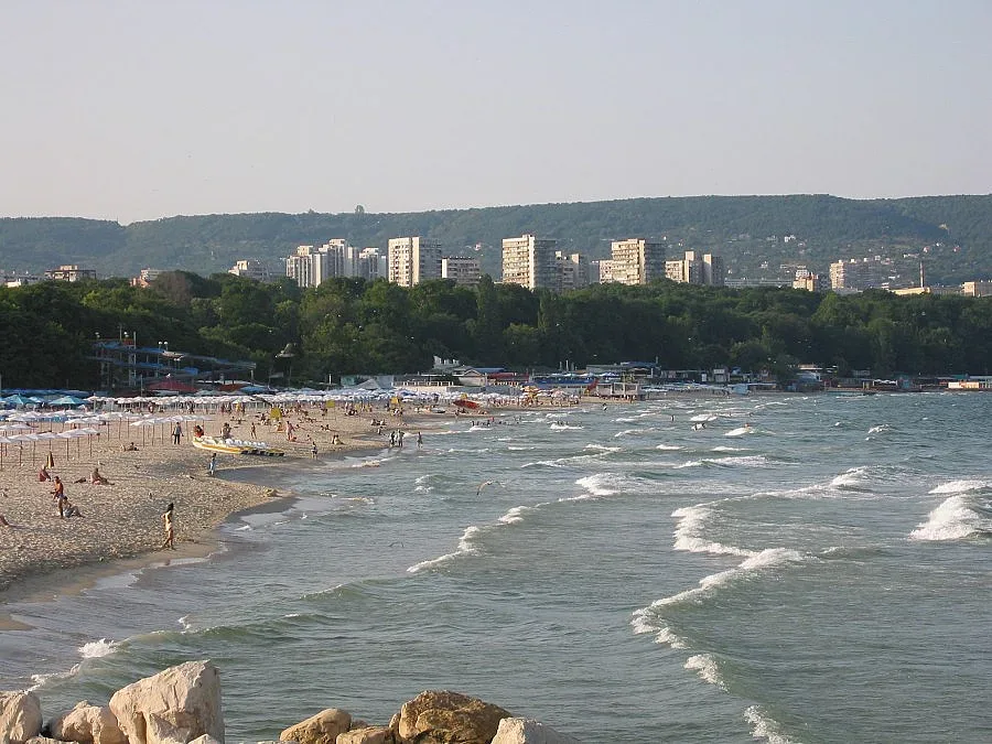 Невероятно шоу върху вода и много световни имена във Варна 2019
