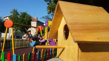 Атрактивни къщички за птици радват жителите на Стара Загора 