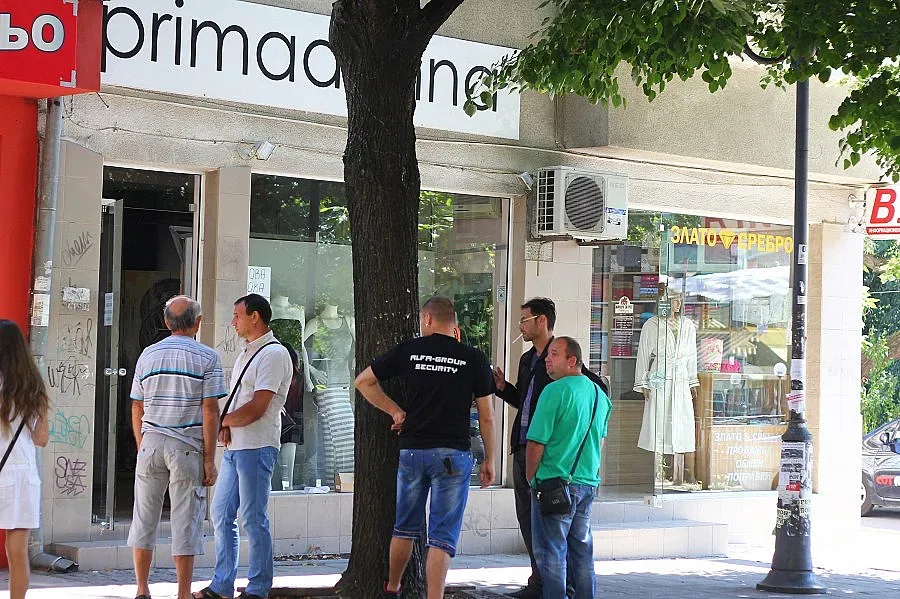 Нагли крадци събориха стена и обраха златарско ателие