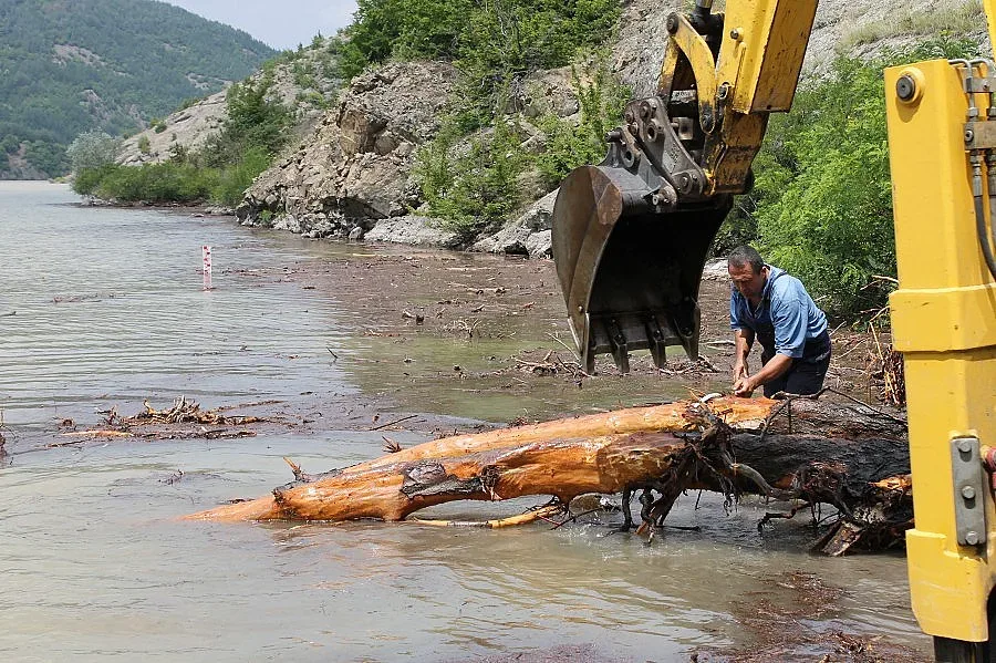 Кърджали без вода заради две аварии по магистралния водопровод