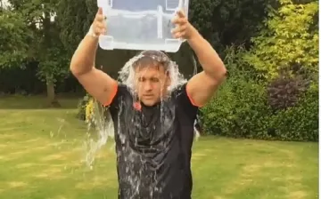 ВИДЕО: Стенли се включи в битката срещу АЛС с "Ледена кофа" 