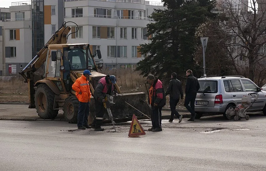 Асфалтират градски и селски улици за 1 750 000 лв.