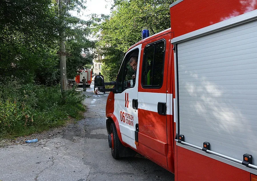 Деца причиниха пожар в здравната служба на село Широко поле