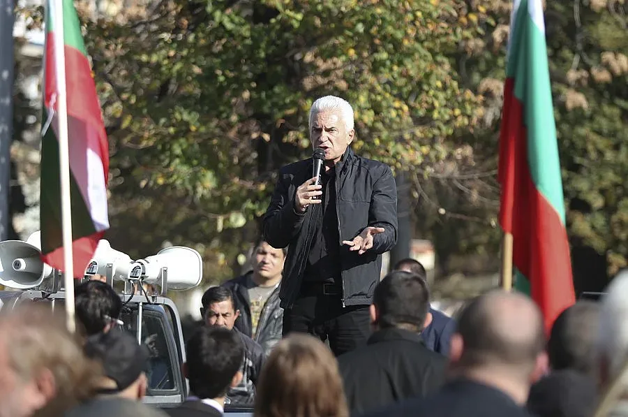 "Атака" търси възмездие от служебен министър