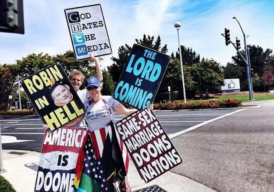 Скандал заплашва погребението на Робин Уилямс