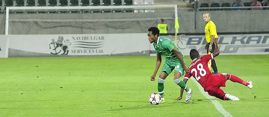 ОБЗОР: Хамза и Моци захапаха "Стяуа"