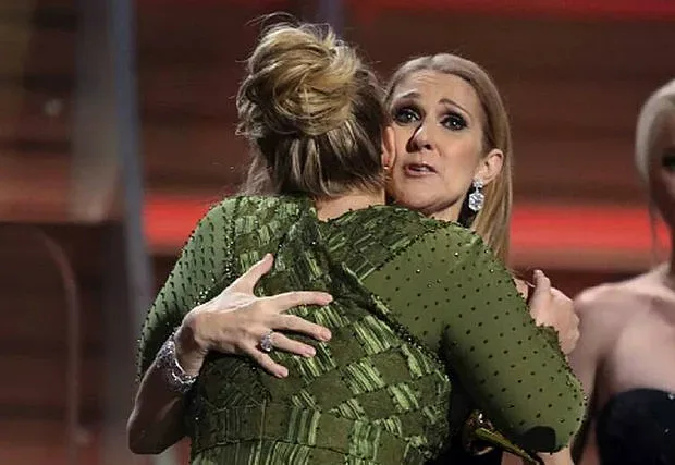 Адел не издържа! Голям рев на сцената