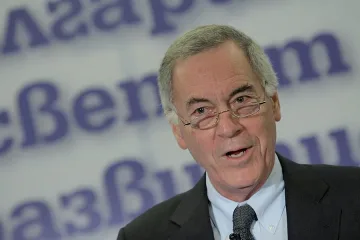 Стив Ханке: БНБ трябва сама да си оправи кашата