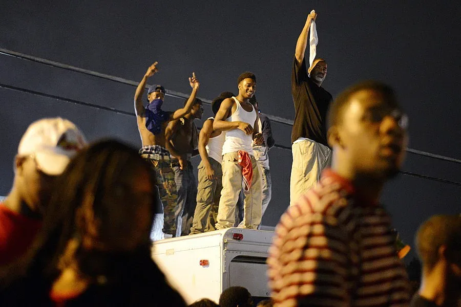 Стрелба и извънредно положение в Мисури