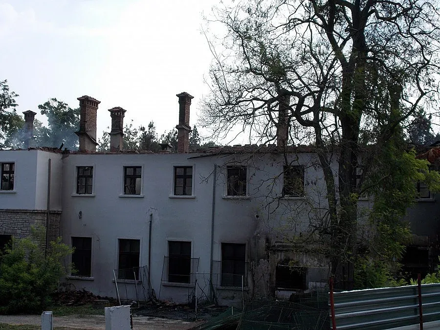 Фас подпали лагер с 200 деца (ОБЗОР)