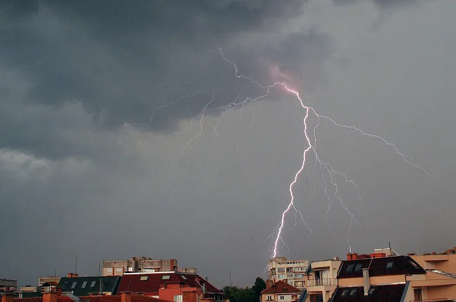 Гръмотевици по морето