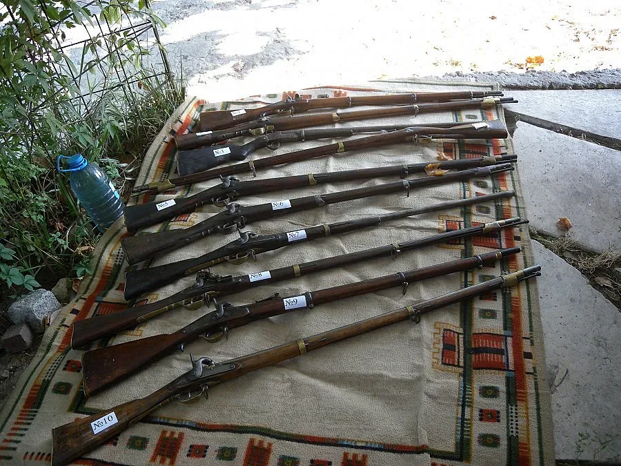 Петима изнесли антики за милиони