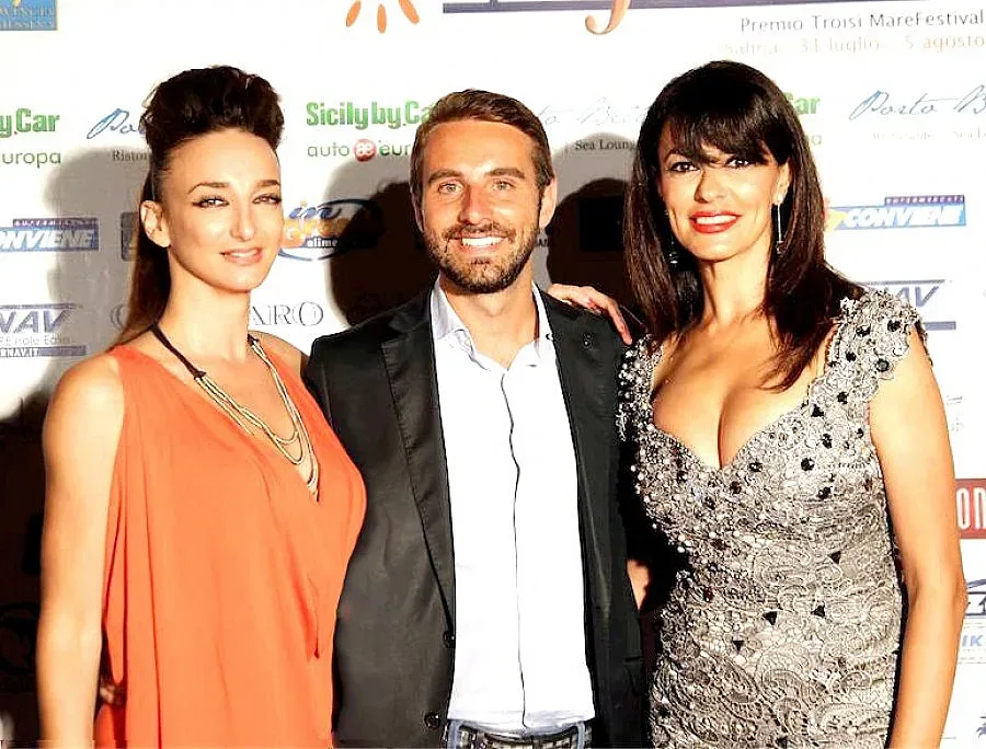 Деси Тенекеджиева пя на остров