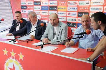 ЦСКА плаши с фенове и татуиран