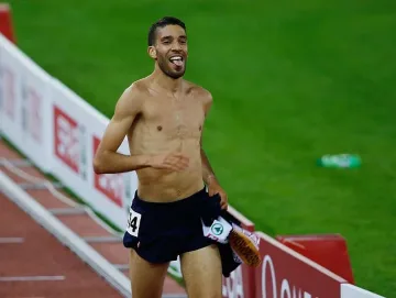 Шампион го отнесе заради стриптийз