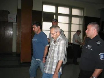 Оставиха в ареста наркотрафикантите от Казанлъшко