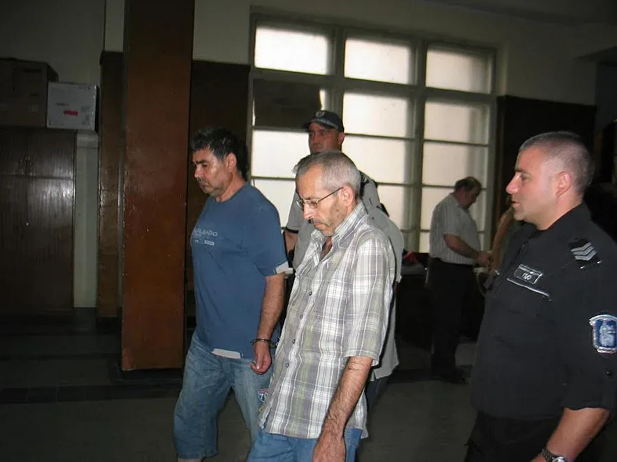 Оставиха в ареста наркотрафикантите от Казанлъшко