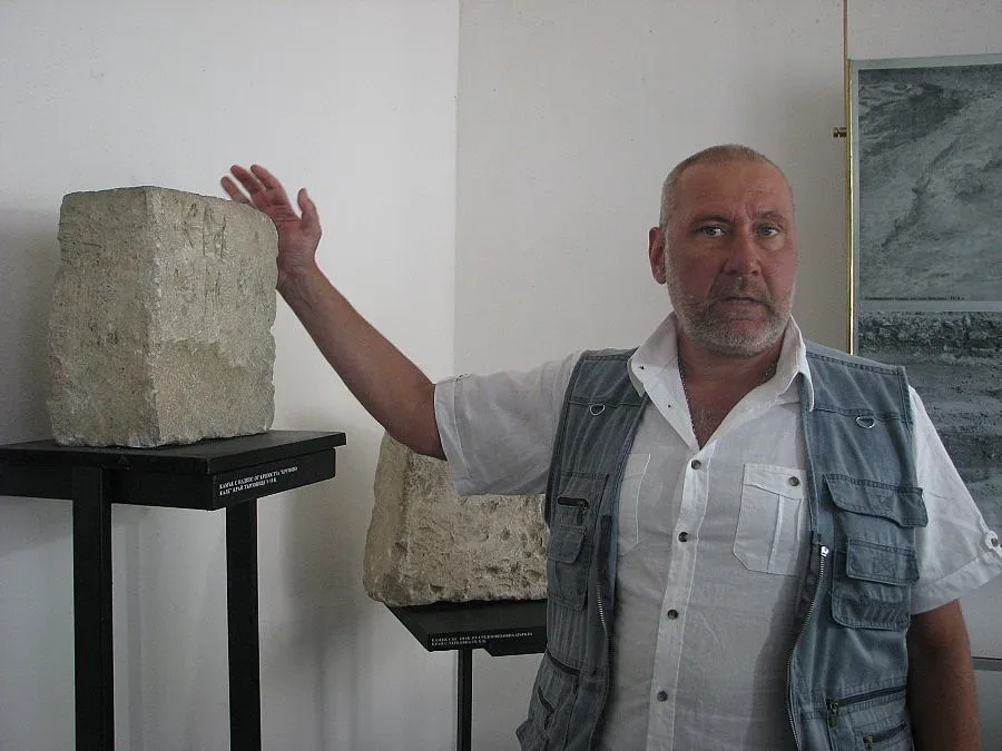 Овчаров откри надпис от хан в Мисионис