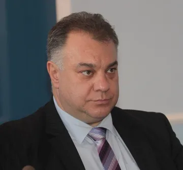 Д-р Ненков: Линейките не може повече да са таксита