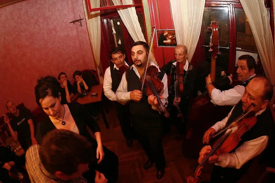 Бургас забранява шумните ромски сватби