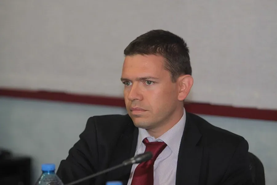 Русев се задържа 9 месеца в Добрич 