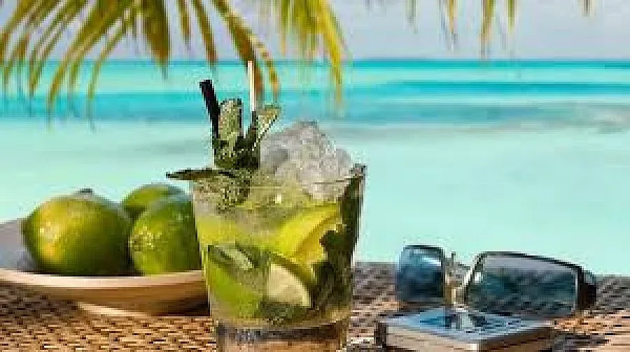 Прохлада със сламка