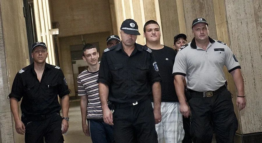 Оставиха тото измамниците в ареста