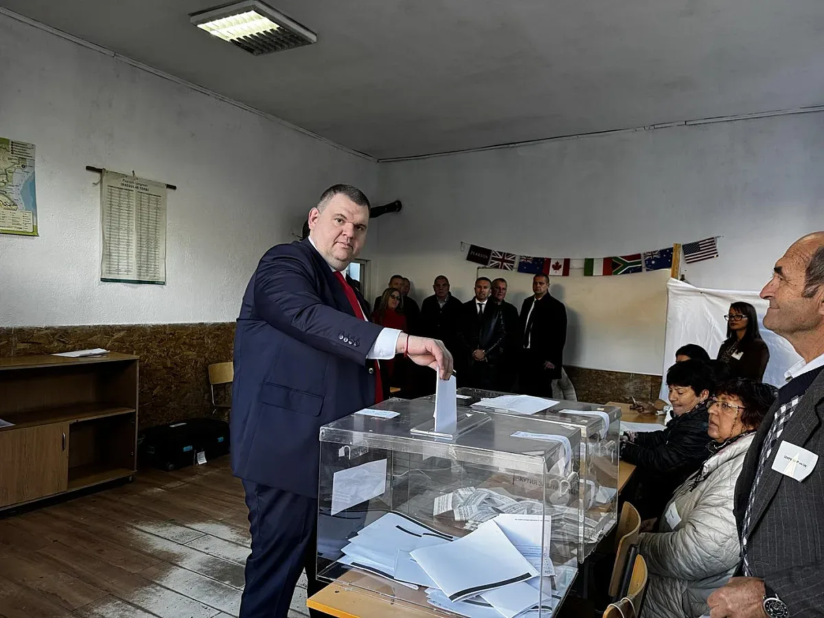 Пеевски: Гласувах за една по-добра България с ново начало за хората! /СНИМКИ/