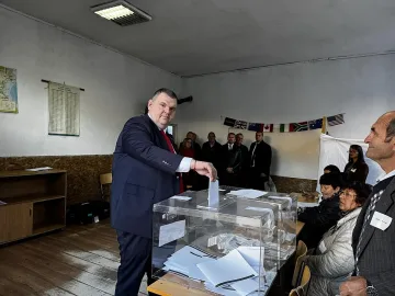 Пеевски: Гласувах за една по-добра България с ново начало за хората! /СНИМКИ/