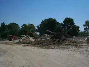 Незаконна кариера изтърбуши Ягодово