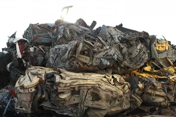 Плащат през банка за печка за скрап