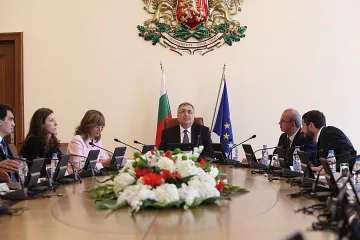 Първи скандал с втория ешелон