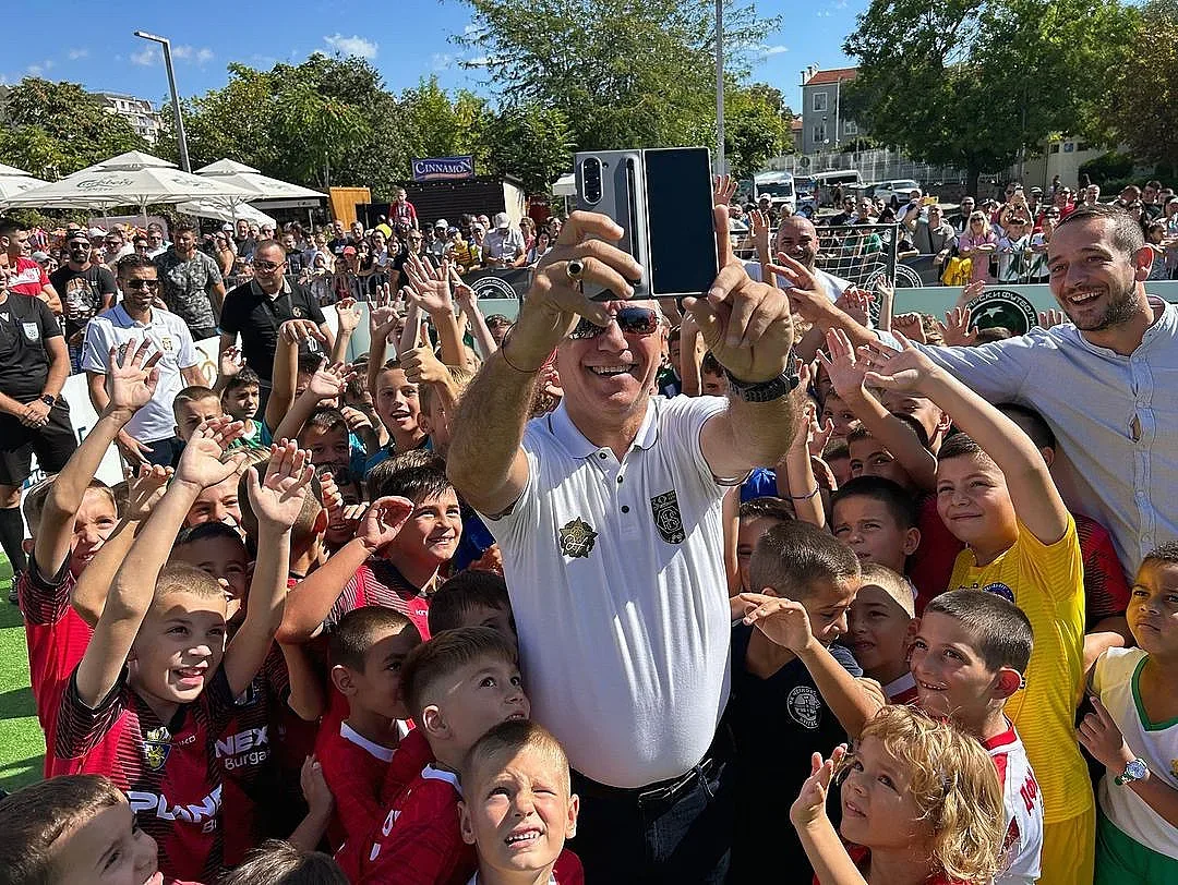 Стоичков изненада българите в европейска столица! Ето къде ще гласува