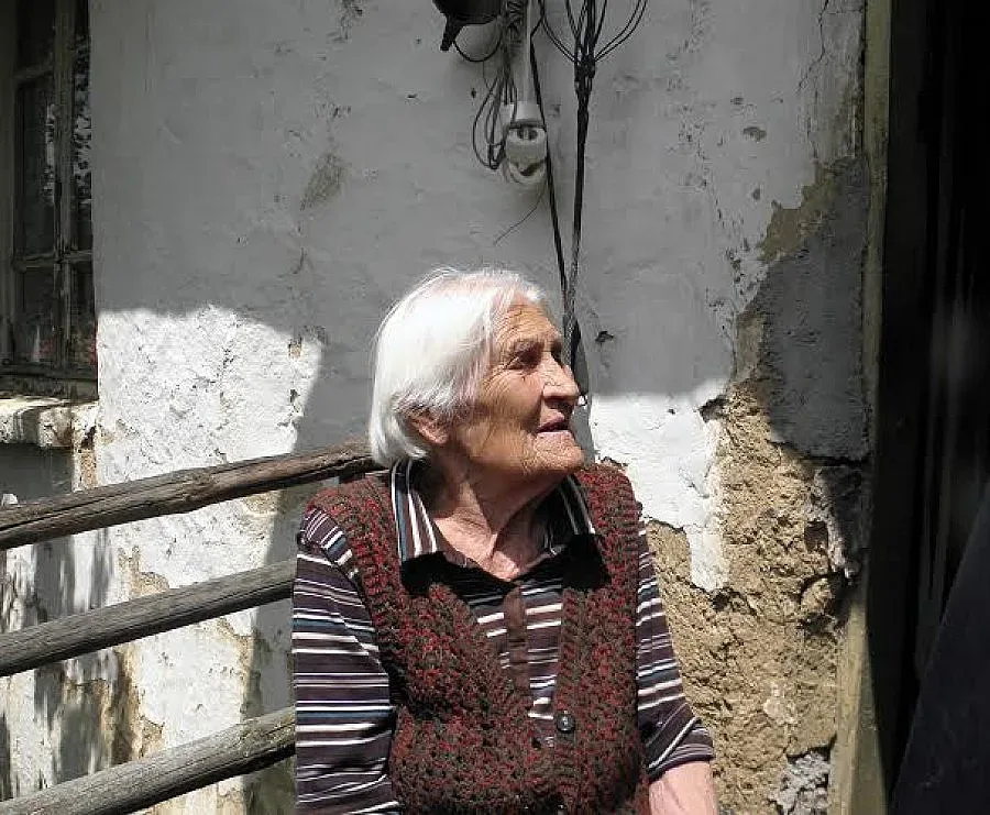 Баба лекува рак със самобайче