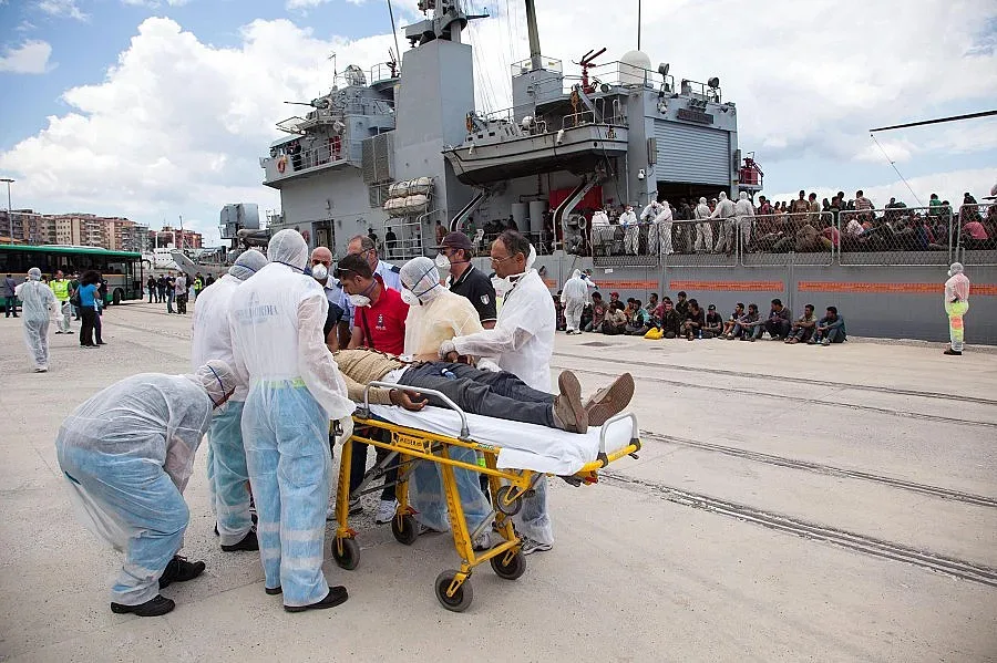 100 000 имигранти са спасени от Италия в Средиземно море