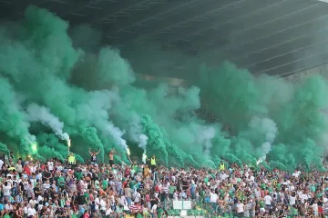 Сините метнаха бомбичка срещу ТВ-оператор, арестуваха фен на Берое