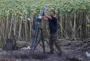 Донецк в руини след военен удар