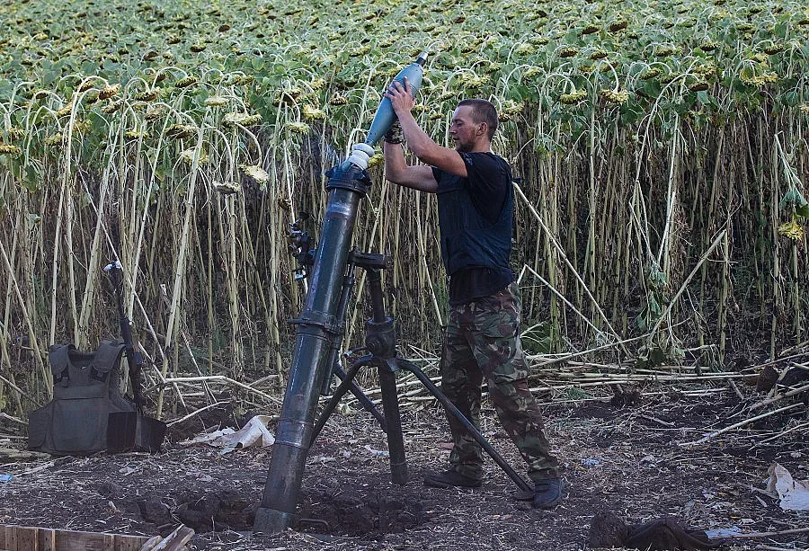 Донецк в руини след военен удар