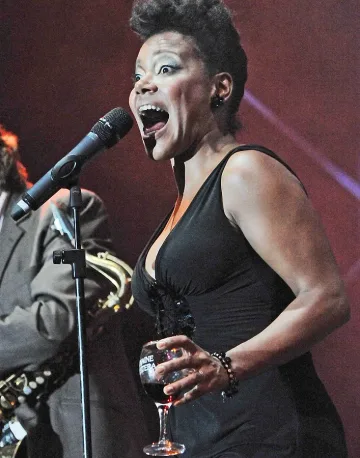 Блус с вино от Чайна Моузес в Банско  