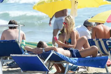 Тоти и Илари блестят на плажа